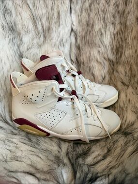 Jordan Retro 6 “maroon”